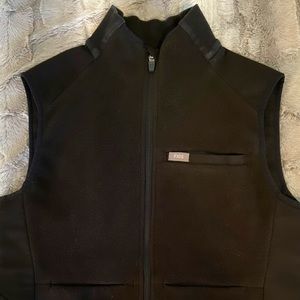 FIGS Black On Shift Fleece Vest